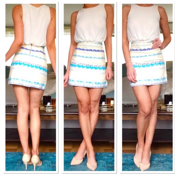 Alice + Olivia Dresses & Skirts - Alice + Olivia Tweed Mini Skirt
